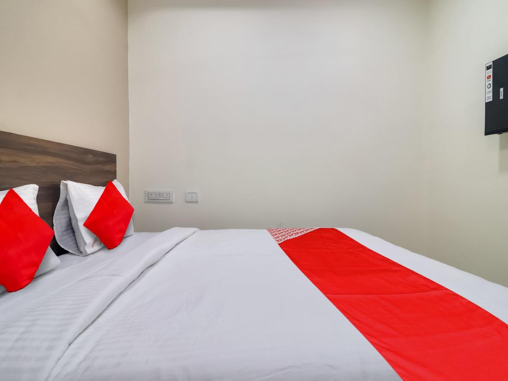 היידראבד Hotel O Red Stone Hotels מראה חיצוני תמונה